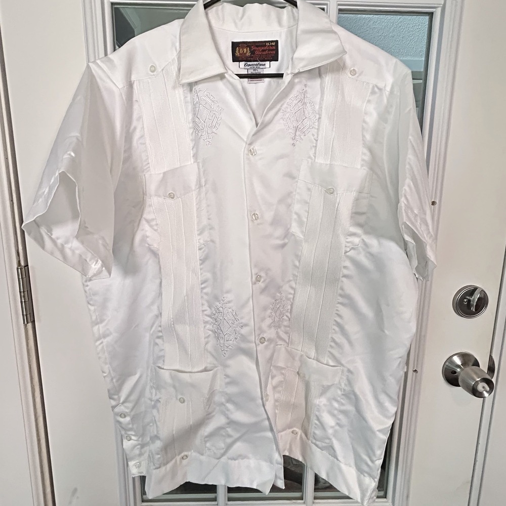 Guayabera Yucateca Men's White Embroidered Guayabera‎ Shirt Size XL Mexico